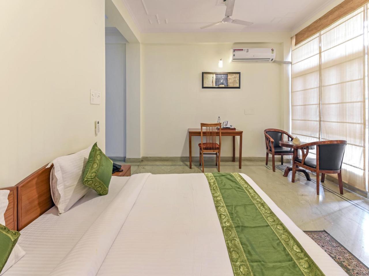 Treebo Trip The Nest Corporate Hotel Greater Noida Exterior photo
